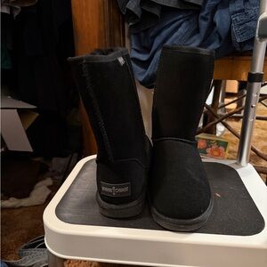 Minnetonka Women's Classic Black Winter Boots